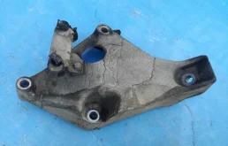 кронштейн двигателя BMW 3-серия E90/E91 22116775041  N47D20A 177 лс 320d 2008 Sparkling Graphite Metallic (A22)