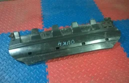 направляющая заднего бампера центральная BMW 5-серия F10/F11 51127204017  N47D20C 184 лс 520d 2011 BLACK SAPPHIRE METALLIC (475)