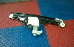 стеклоподъемник BMW 5-серия E60/E61 51357075673  N53B30A 218 kc 525i 2008 TITANSILBER METALLIC (354)