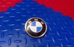 значок багажника bmw BMW X5 E53 51148132375 d-70  M62B44 286 лс 4.4i 2002 Stahlgrau (400)