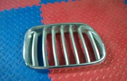 решетка радиатора BMW X3 F25 51117210726  N52B30A 272 лс 3.0i 2011 TIEFSEEBLAU METALLIC (A76)
