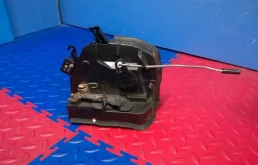 замок двери  ( руль) BMW X5 E53 51218402539