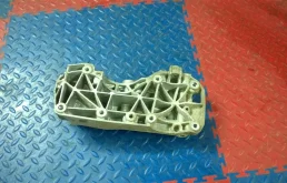 кронштейн генератора BMW X3 F25 11168506863  N47D20C 184 лс 2.0D 2013 SPACEGRAU METALLIC ( A52 )