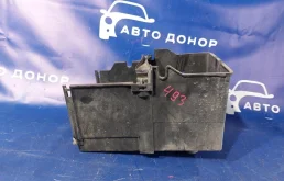 крышка аккумулятора FORD FOCUS CB8 IQDB - 1753501