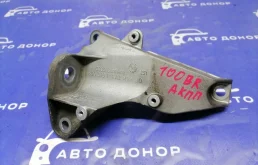 кронштейн опоры двигателя VOLKSWAGEN PASSAT 3B3 AMX, ATQ R 8D0399114AJ