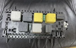 Блок реле и предохранителей mercedes w166 x166