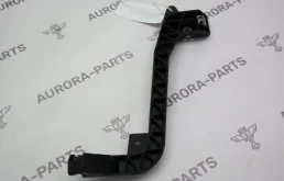 Кронштейн переднего бампера правый для Mercedes-Benz GL class 2015 года на фотографиях