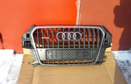 Решетка радиатора для Audi Q3 2011 года на фотографиях
