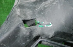 Кронштейн переднего бампера правый для Mercedes-Benz GL class 2015 года на фотографиях