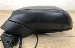 Стекла и зеркала для Audi Q7 2015 года на фотографиях