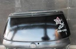 Крышка багажника для Toyota Ipsum на фотографиях