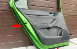 Уплотнительная резинка двери нижняя Skoda Rapid I (2012—2017)