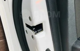 Замок двери передней левой Volkswagen Passat B7 (2010—2015)