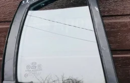Форточка (стекло) двери задней правой Kia Rio II (2005—2009)