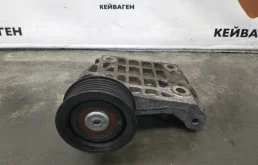 Кронштейн генератора Audi Q7 2006 4L