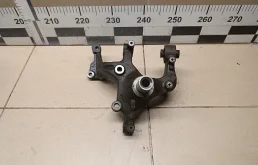 Кулак поворотный задний правый Jetta 2011>