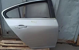 Двери для Opel Insignia 2016 года на фотографиях