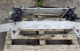 Передняя панель крепления облицовки (телевизор) A2136201700  2.1 TDI Mercedes