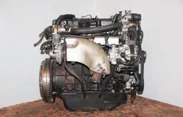 Двигатель без навесного для Kia Carnival 2007 года на фотографиях