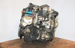 Двигатель без навесного для Kia Carnival 2000 года на фотографиях