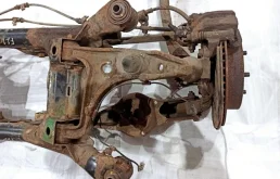 Рычаг задний правый верхний для Suzuki Grand Vitara 2015 года на фотографиях