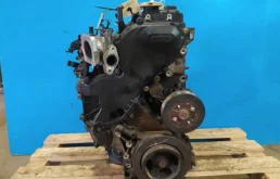 Двигатель без навесного для Nissan Pathfinder 2012 года на фотографиях