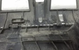 Кожух замка капота для Hyundai Solaris 2018 года на фотографиях