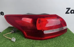 Фонарь задний правый ford focus 3 седан рест
