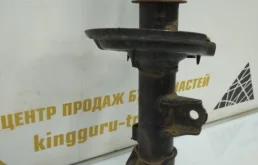 Стойка кузова центральная правая для Hyundai Solaris 2017 года на фотографиях