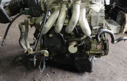 Двигатель для Nissan Primera 2006 года на фотографиях