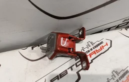 ПЕТЛЯ ДВЕРИ MAZDA ЗАДНЯЯ ЛЕВАЯ ВЕРХНЯЯ KD5373210