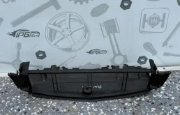 Дефлектор радиатора нижний Mercedes-benz 2010 W204