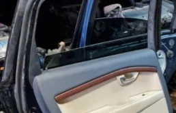 Дверь задняя левая для Volvo XC70 2013 года на фотографиях