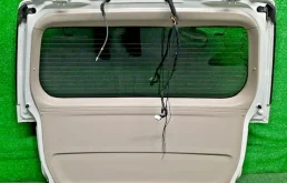 Дверь багажника для Toyota Alphard на фотографиях