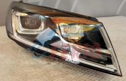 Фары для Volkswagen Touareg 2015 года на фотографиях