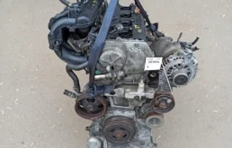 Двигатель без навесного для Nissan Serena 2003 года на фотографиях