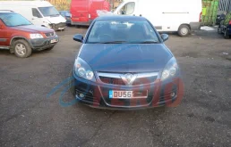 Бампер передний для Opel Vectra 2002 года на фотографиях