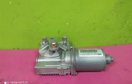 Мотор стеклоочистителя для Audi Q7 2009 года на фотографиях