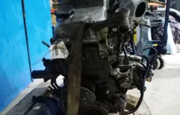 Двигатель без навесного для Mitsubishi Pajero 2003 года на фотографиях