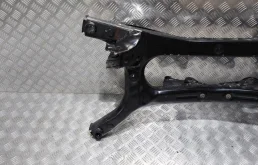 Подрамник двигателя для Toyota Corolla 2024 года на фотографиях