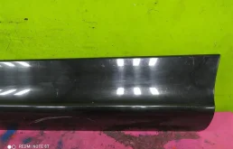 Молдинг двери задний левый для Audi Q7 2010 года на фотографиях