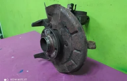 Кулак поворотный левый для Skoda Rapid 2017 года на фотографиях