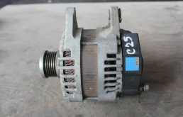 Генератор для Nissan X-Trail 2014 года на фотографиях