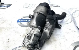 Корпус масляного фильтра для Volvo C30 на фотографиях