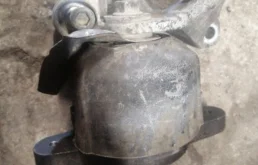 опора двигателя передняя (4E0199267S) для Audi A8 D3 2002-2010