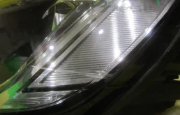 Фары для Volkswagen Touareg 2010 года на фотографиях