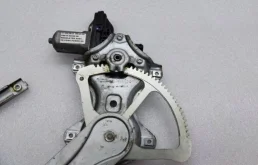 Стеклоподъемник передний правый для Toyota Corolla на фотографиях