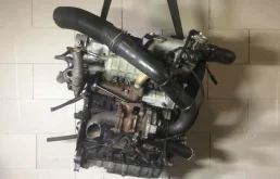 Двигатель без навесного для Volkswagen Polo 1999 года на фотографиях