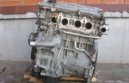 Блок цилиндров ДВС (без ГБЦ) для Toyota RAV4 2005 года на фотографиях