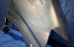 Крыло правое для Toyota Alphard 2007 года на фотографиях